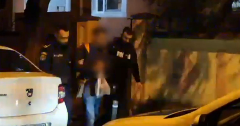 Prima retinere dupa mitingul pro Georgescu barbatul care a vandalizat masina jurnalistilor a petrecut noaptea in arest