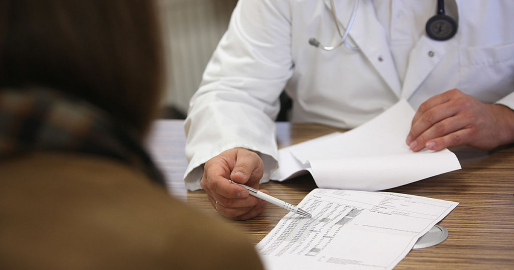 Schema penala a opt medici si asistente din Dolj cati bani nemunciti au obtinut in 10 luni