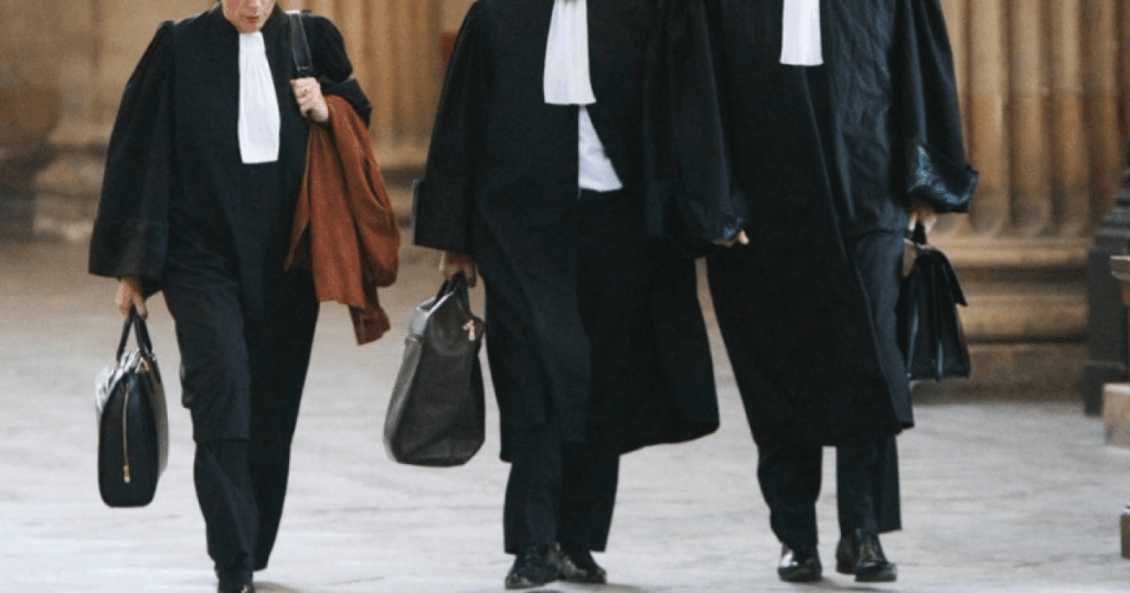 Amanarea taierii pensiilor speciale scandal in Senat