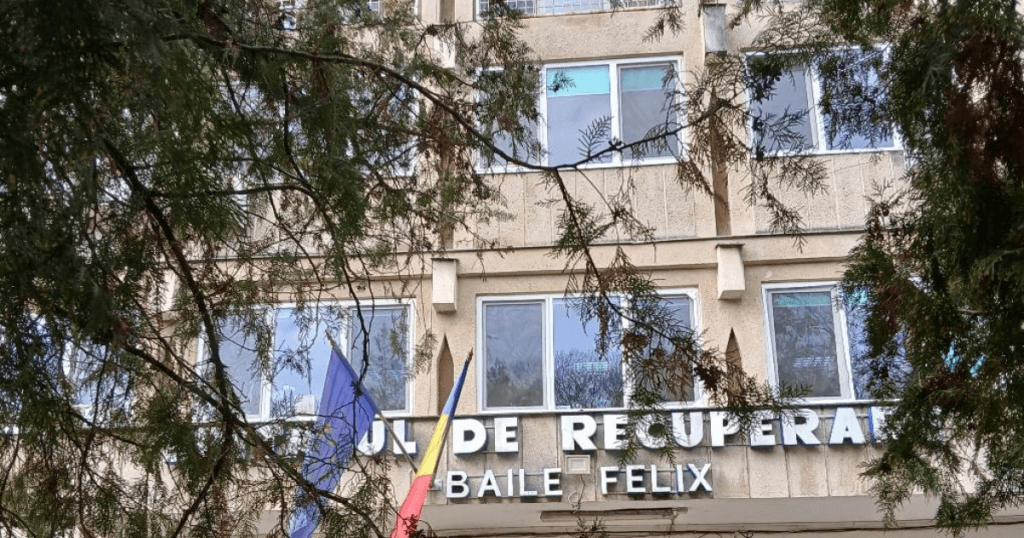 Doi medici de la Spitalul Baile Felix sub control pentru mita