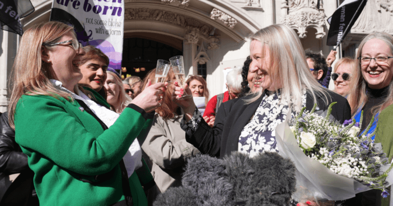 Judecatorii britanici Femeia este definita prin sexul biologic