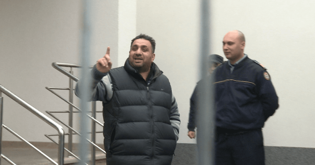 Sechestru pe averea lui Bercea Mondialu 40 de imobile 7 masini si 41 de conturi bancare