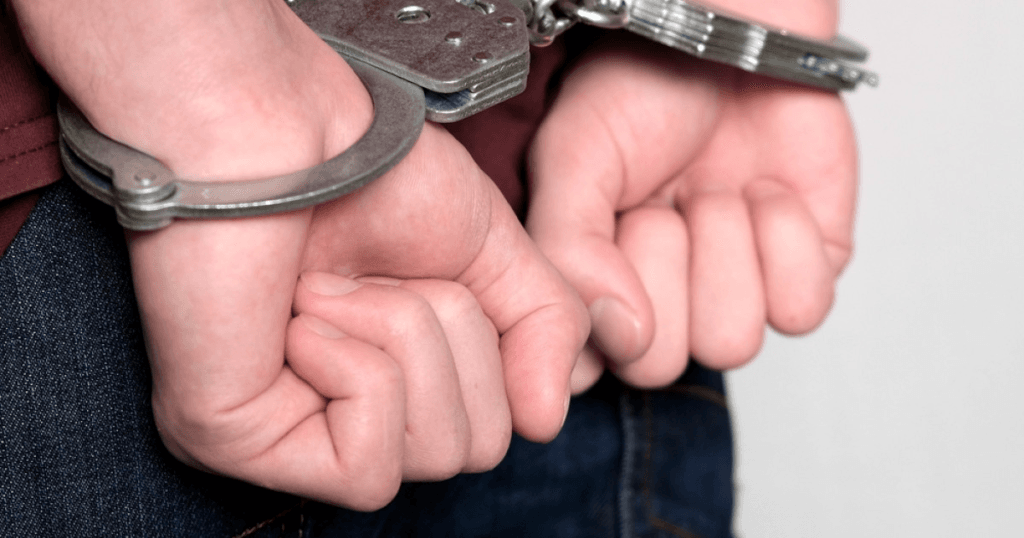 Șase reținuți după percheziții legate de documente false. 1 Sase reinuti dupa percheziii legatede documente false