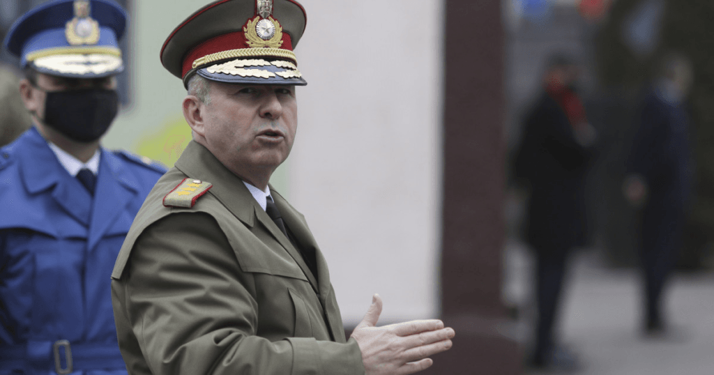 Operatiunea Locul de veci cu anticipatie Generalul Zisu anchetat pentru coruptie la cimitirul Ghencea