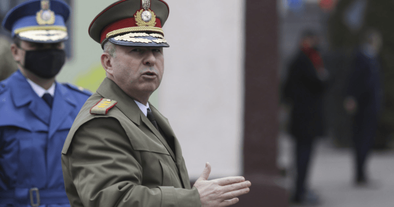 Operatiunea Locul de veci cu anticipatie Generalul Zisu anchetat pentru coruptie la cimitirul Ghencea