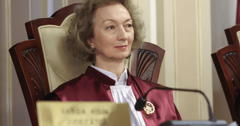 Surse Simina Tanasescu prima femeie presedinte al Curtii Constitutionale