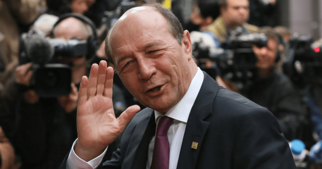 Traian Basescu ar putea recastiga privilegiile de fost presedinte