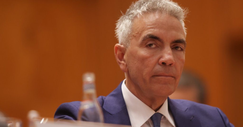 Vicepremierul Dragos Anastasiu a platit taxa de protectie ani de zile