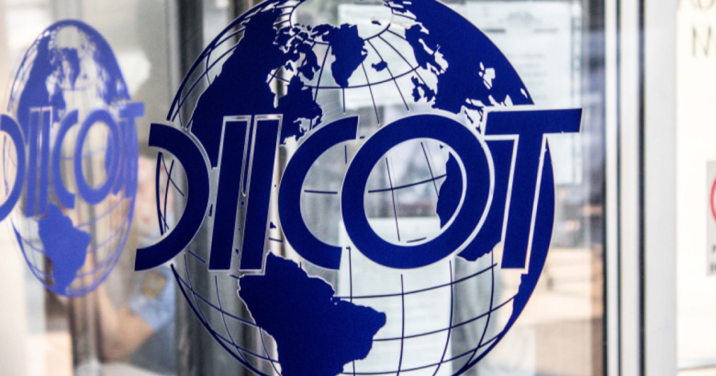 Politist antidrog acuzat de informarea traficantilor din Sectorul 5