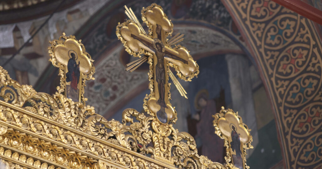 Doi tineri au furat sistemul de sonorizare al unei biserici. 1 Doi tineri au furat sistemul de sonorizare al unei biserici