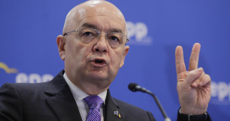 Emil Boc: Verificările DNA nu sunt legate de metrou. Emil Boc Verificarile DNA nu sunt legate de metrou