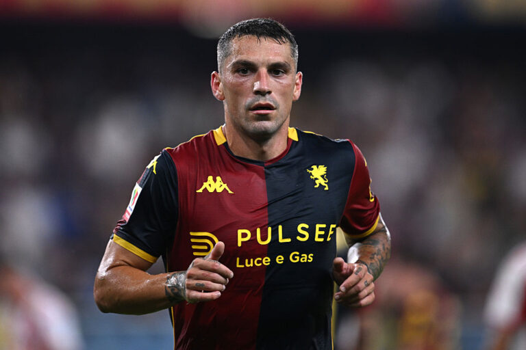 Nicolae Stanciu blocat pe banca Genovei Doua luni fara joc