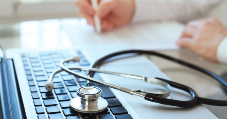 Pedeapsa primita de doctorita corupta recunoscuta