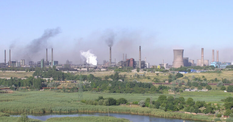 Percheziii la Combinatul Galati prejudiciu de 300 milioane euro