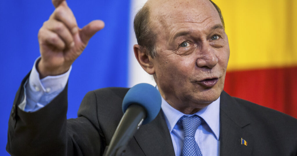 Traian Băsescu, despre pensiile magistraților: Problema nu sunt banii PNRR, ci ruperea puterii judecătorești de stat 1 Traian Basescu despre pensiile magistratilor Problema nu sunt banii PNRR ci ruperea puterii judecatoresti de stat