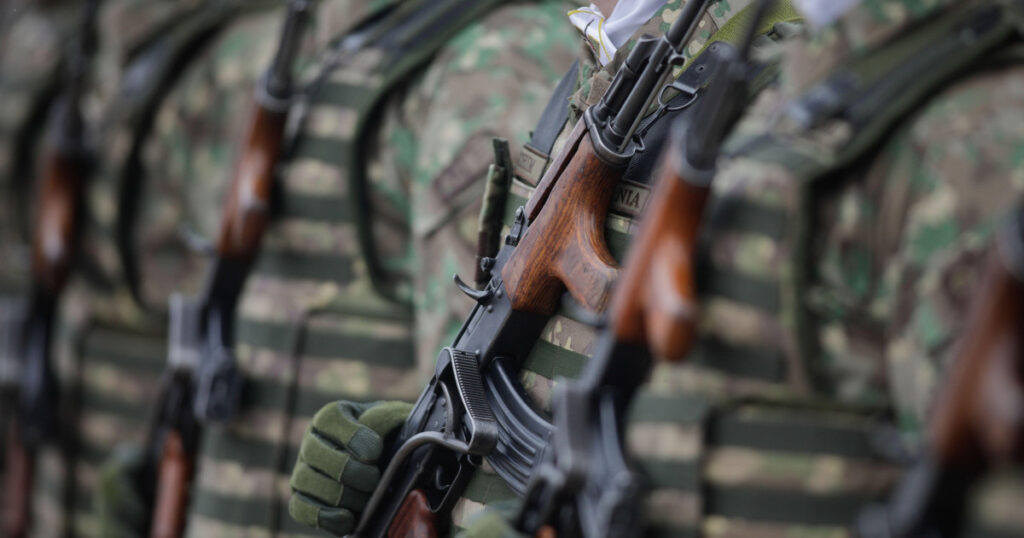 Guvernul a adoptat ordonanta pentru industria de aparare