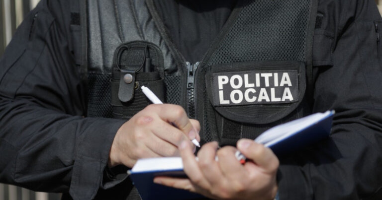 Polițist din Arad judecat pentru abuz, coleg acuzat de tortură. Politist din Arad judecat pentru abuz coleg acuzat de tortura