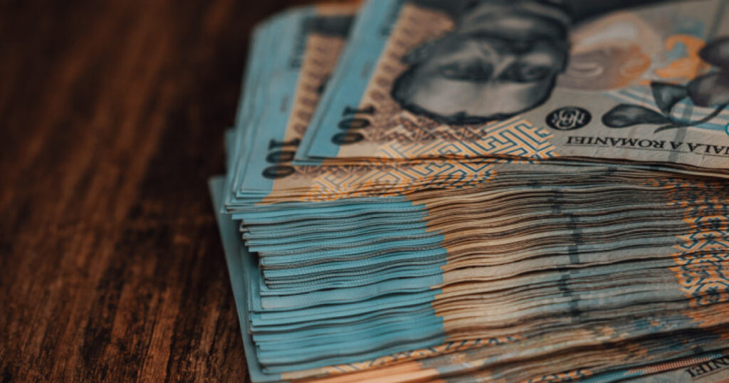 Perchezitii la fosta contabila a MAE acuzata de delapidare de 8 milioane de lei Metoda prin care banii au ajuns la fostul ei iubit