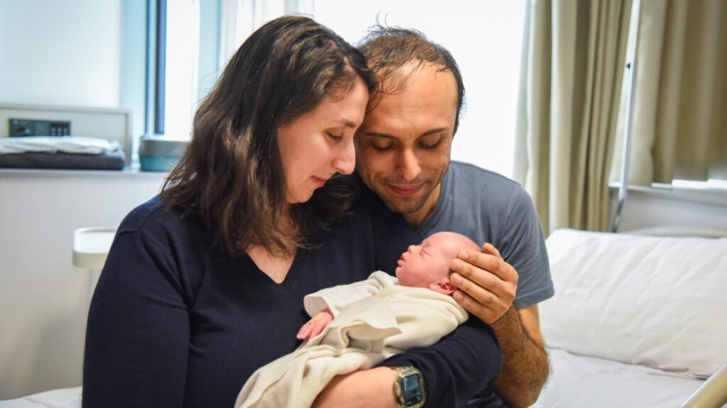 S-a născut cu 740 de grame. Acum este un copil complet sănătos. 1 S a nascut cu 740 de grame Acum este un copil complet sanatoS