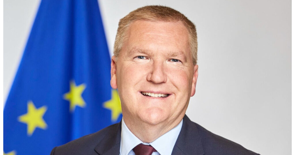 Comisarul european Michael McGrath in vizita la Bucuresti Discutii astazi cu Bolojan Toiu si Marinescu despre respectarea statutului de drept