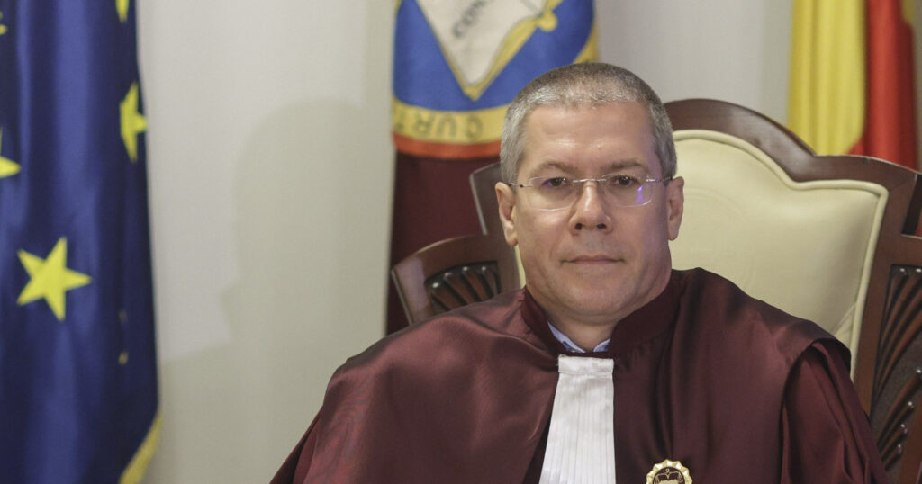 De ce intarzie decizia CCR cu privire la pensiile magistratilor Judecatorul Dacian Dragos este o lege mai dificil de analizat
