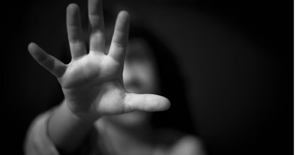 Parlamentul elaboreaza un proiect de lege pentru modificarea infractiunii de pornografie infantila si includerea grooming ului in Codul penal