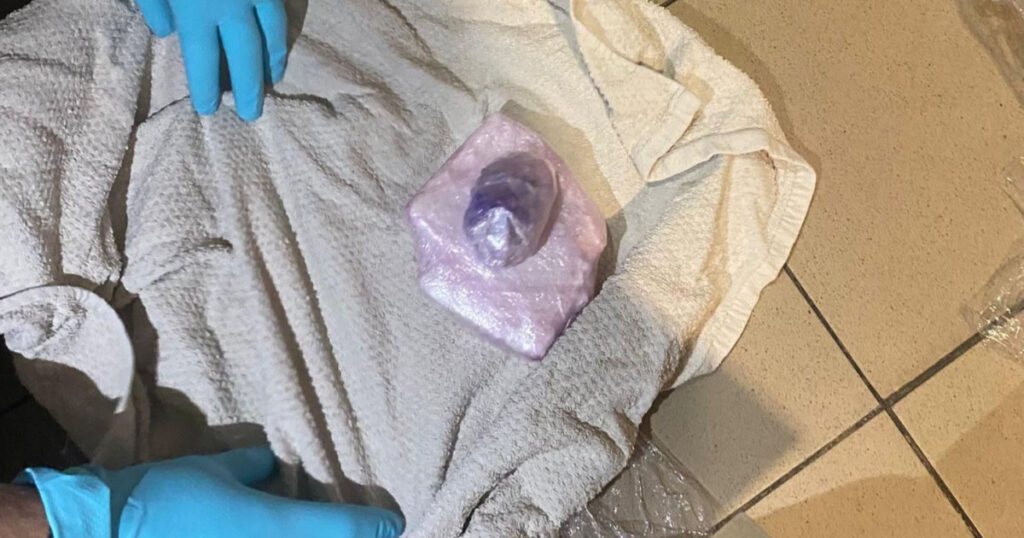 cocaina adusa din spania printr o firma de curierat ascunsa printre haine diicot drogurile erau destinate cluburilor din bucuresti