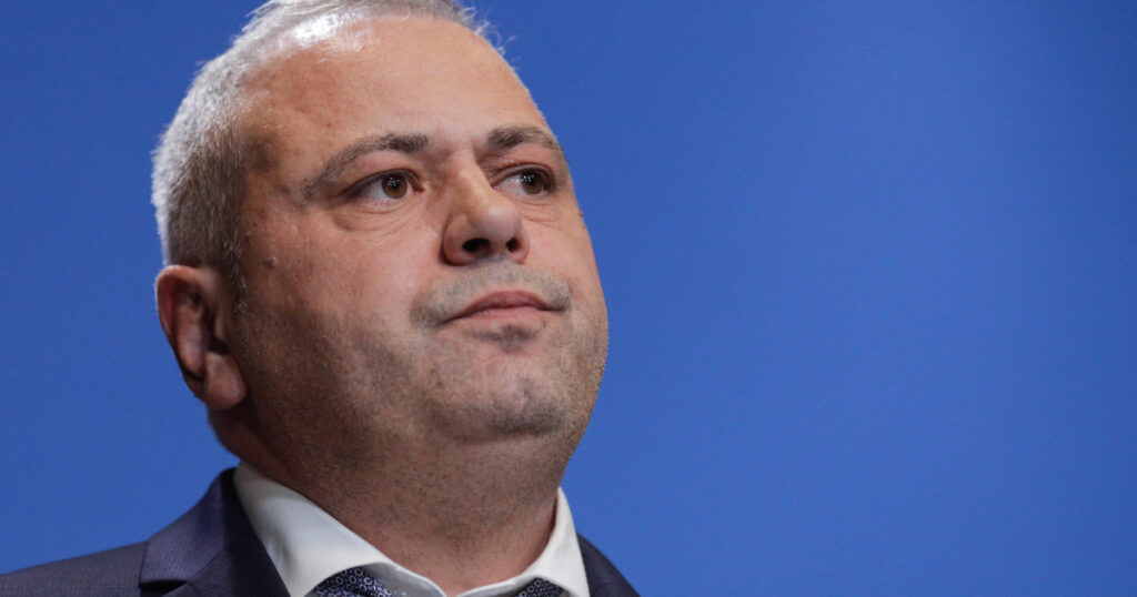 Ce a declarat ministrul Agriculturii intrebat daca il va destitui pe Adrian Chesnoiu de la AFIR dupa condamnare