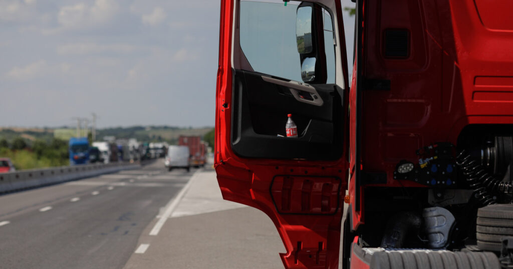 Cum obtin pistoale interlopii romani Detalii dintr o ancheta DIICOT despre traficul de arme pe ruta