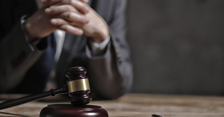 Dispensar si camin cultural scoase la vanzare dupa ce o primarie a pierdut un proces de 12 milioane de