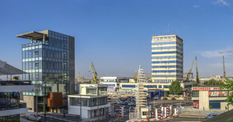 Mita din Portul Constanta era negociata prin mesaje de iubire 300 de euro Te iubesc