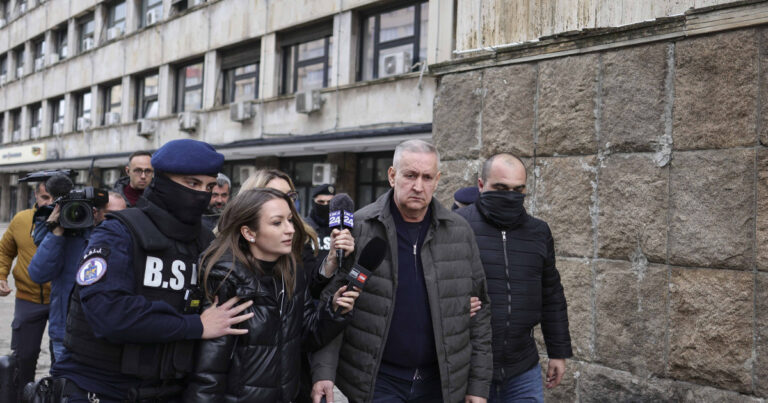 Ce rol avea șeful ARR, Cristian Anton, în gruparea care fraudau examenele pentru atestate… Ce rol avea seful ARR Cristian Anton in gruparea care fraudau examenele pentru atestate