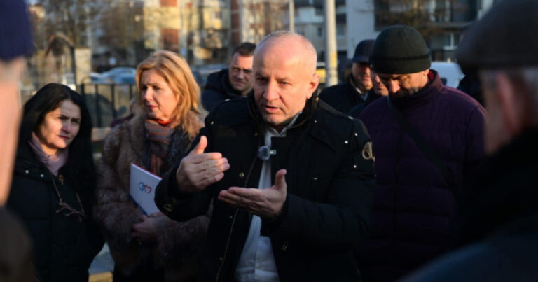 Primarul din Baia Mare, acuzat de delapidare și trimis în judecată. Ar fi parcurs sute de kilometri cu mașinile… Primarul din Baia Mare acuzat de delapidare si trimis in judecata Ar fi parcurs sute de kilometri cu masinile