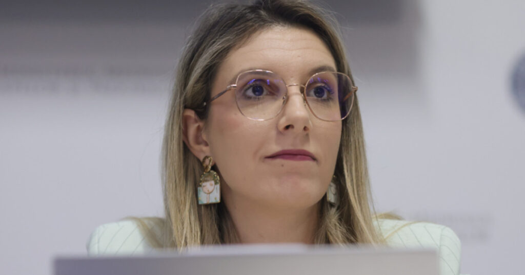 CAB a hotarit rejudecarea unui proces pe care Diana Buzoianu l a castigat impotriva RA APPS Nu este normal sa