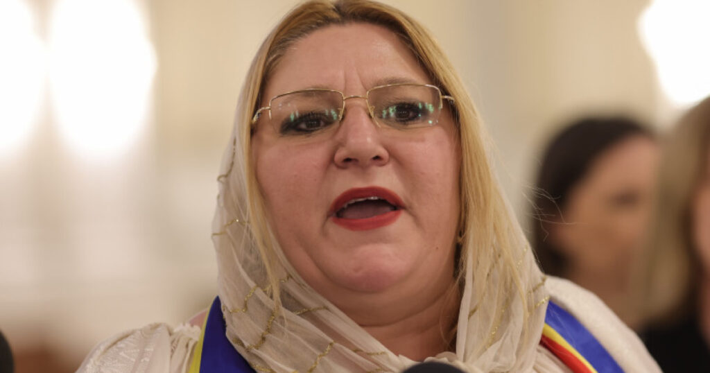 Diana Sossoaca si fostul ei sot au fost inculpati in cazul sechestrarii jurnalistilor italieni