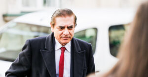 Extradarea fugarului Paul din Romania ar putea fi intarziata Ce strategii folestete pentru a obtine castig de cauza in