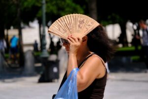 Orasul unde s a inregistrat cea mai mare temperatura din istoria Europei grav afectat de caldura extrema Trim un alt tip de carantina