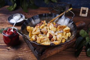 kaiserschmarrn desertul austriac pufos care se desface in bucati iata cum poti prepara acasa reteta indaagita de imparatul franz joseph