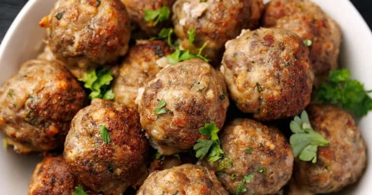 Ce să pui în carnea tocată pentru chiftele pufoase. Trucul gospodinelor pentru fragede