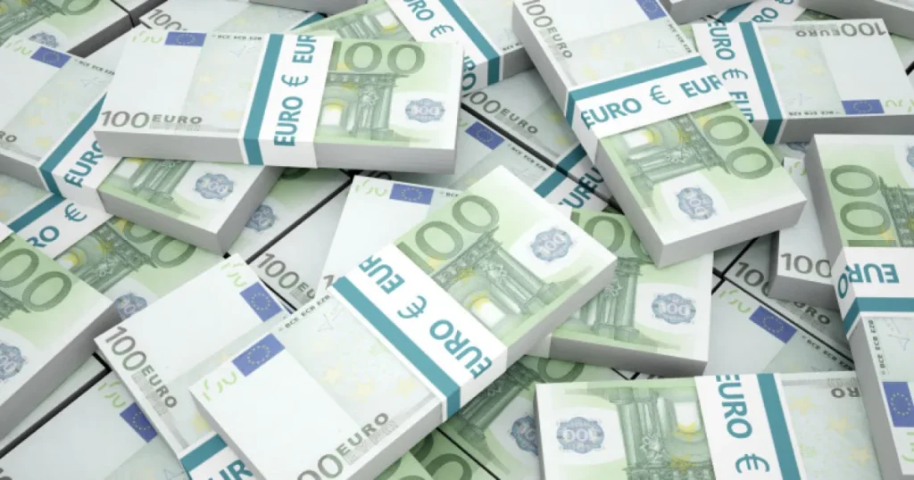 Peste un milion de euro falși puși în circulație de o grupare din România