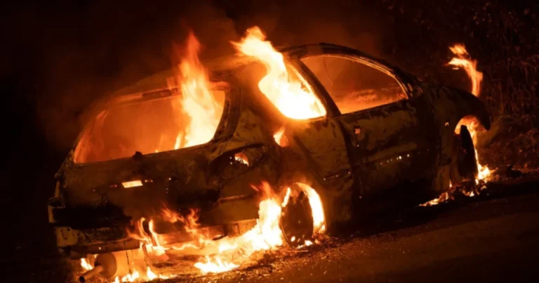 Preot din Bihor, acuzat că a pus la cale incendierea mașinii ca să pară persecutat