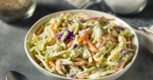 Trucul pentru Coleslaw fără apă înainte de dressing