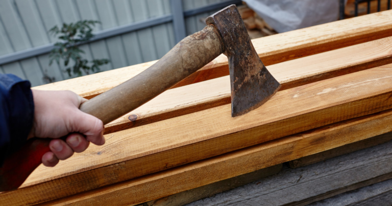 Bărbat din Cluj sub control judiciar pentru instigare la violență pe TikTok: „Ieșiți în stradă cu topoare, furci, coase” Barbat din Cluj sub control judiciar pentru instigare la violenta pe TikTok Iesiti in strada cu topoare furci coase