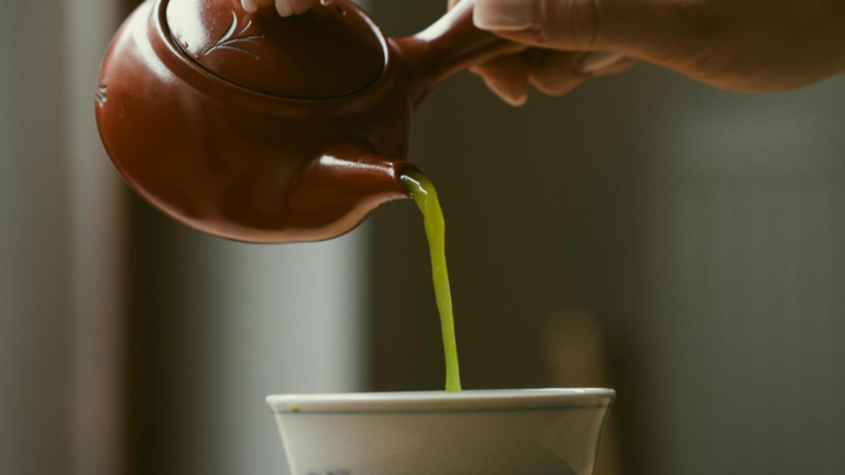 Ceaiul care trateaza tusea cu o leguma comuna