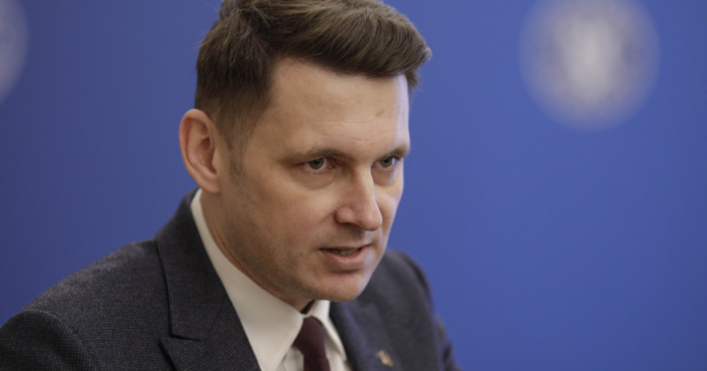 Președintele Senatului, despre pensiile magistraților: „Pensionarea se face după 35–40 de ani de contribuții” 1 Presedintele Senatului despre pensiile magistratilor Pensionarea se face dupa 35 40 de ani de contributii