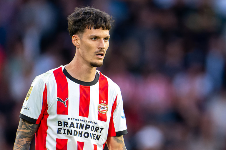 Lovitura pentru Dennis Man PSV a castigat fara el