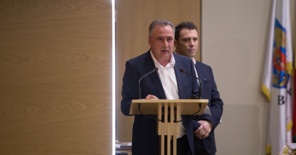 Presedintele Autoritatii Vamale Romane Mihai Savin retinut de procurori impreuna cu alte doua persoane 1