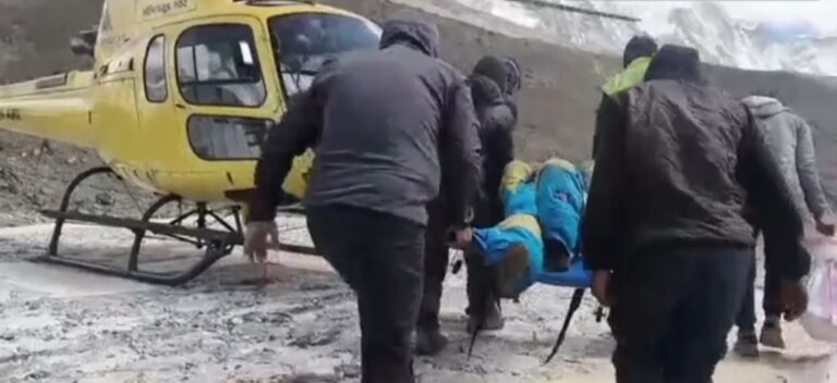 Un ghid turistic disparut timp de sase zile pe Everest a fost gasit in viata Cum a reusit barbatul de 52 de ani sa supravietuiasca Ma dureau dintii